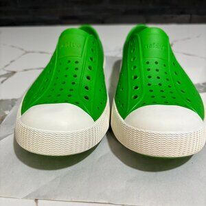NATIVE JEFFERSON GREEN SHOE SIZE J4